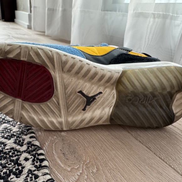 Jordan MA2 “University Gold” - Picture 5 of 8